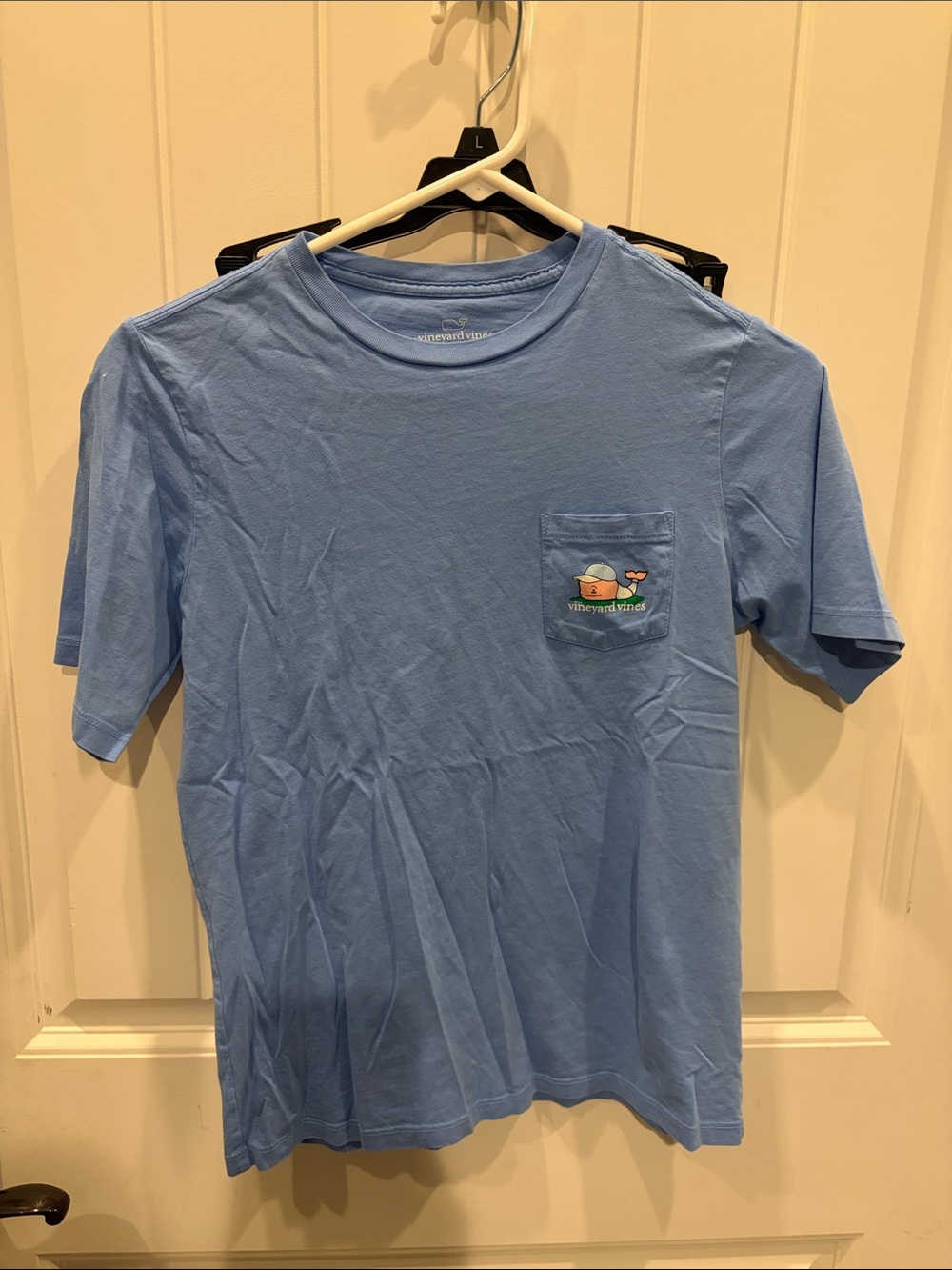 Vineyard Vines Short-Sleeve Pocket Tee in Light Blue with Whale Patch